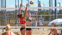 Ankaranski odbojkarici Emi Jurič (v napadu) in Ema Pangerc sta 
osvojili srednjeevropsko srebro v kategoriji U-18.