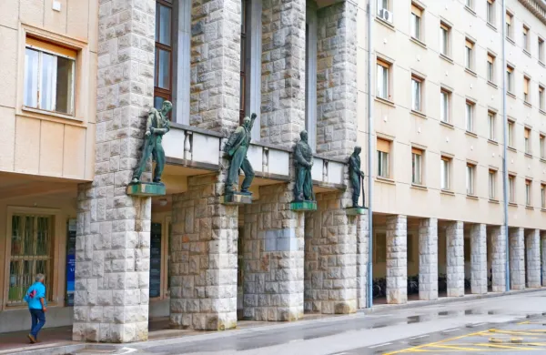 Razpis za  novega direktorja javnega Zavoda GO! 2025, ki ga je 
danes objavila komisija za mandatna vprašanja, volitve in imenovanja mestnega sveta Mestne občine Nova Gorica, bo odprt do 
12. avgusta.