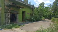 Kompleks nekdanje  tovarne Ideal v Novi Gorici je še vedno dnevno 
ali nočno pribežališče za Novogoričane z družbenega roba. 