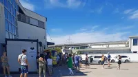 Čakanje na vročem soncu je bilo še posebej za starejše zelo 
naporno.  

