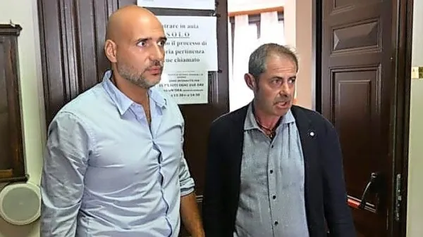 Levo novinar Gianpaolo Sarti, ob njem odvetnik Antonio Santoro 
(Foto: Fotodamj@n)