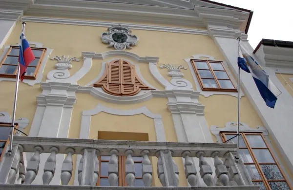 Pogajanja med Občino Vipava in Univerzo v Novi Gorici še niso 
zaključena.