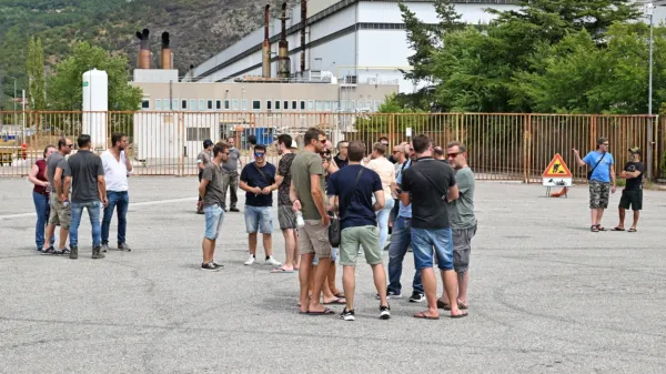 Boj bo srdit, ne bomo se predali, so v en glas napovedali 
sindikalisti. 