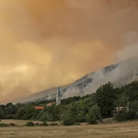 Požar se je nekoliko umiril, prebivalci Mirna so se lahko vrnili domov