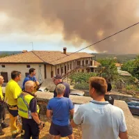 Požar se nevarno približuje Kostanjevici na Krasu, kjer krajani že 
pakirajo svoje stvari.
