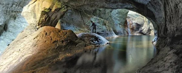 Škocjanske jame so bile leta 1986  prve v Sloveniji vpisane na 
Unescov seznam svetovne dediščine.