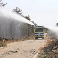 Policijski vodni top v akciji.