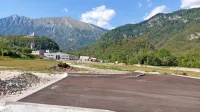 Rebalans bi omogočil gradnjo trafo postaje v skoraj končani obrtni 
coni, poudarja župan. Del svetnikov se čudi, da župan kar sam 
govori o ceni zemljišč, ne da bi o njej odločal občinski svet.  