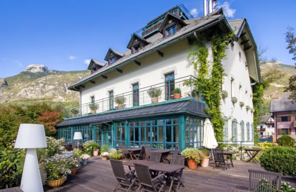 Hotel Dobra vila zime ne trži, dobrodošel in dragocen pa je vsak 
gost na račun Kanina. 