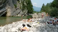 Nadiža je v primerjavi z ostalima dvema rekama v Posočju, Sočo in Idrijco, v poletnem času najbolj vabljiva za kopanje s prijazno temperaturo vode, pozimi pa zna pokazati tudi svoj hudourniški značaj.  