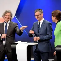 Pred volitvami šefi treh strank, zdaj pa sta Šarčev LMŠ in SAB 
Bratuškove del Golobovega Gibanja Svoboda.