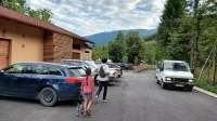 Urejena, toda ozka začasna obvozna cesta bo potekala ob kampu 
Lazar, ki bo čez zimo zaprt. 