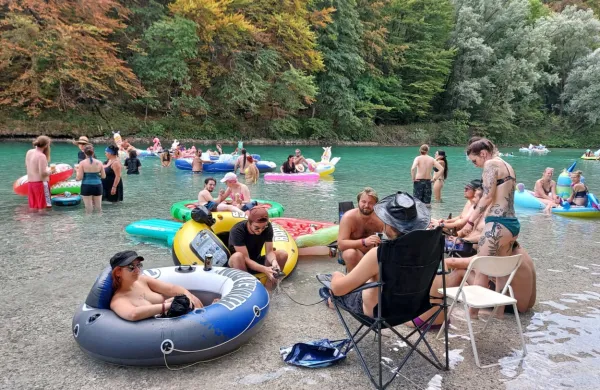 Sotočje je bilo v času Metaldays preplavljeno z metalci, drugih 
obiskovalcev skoraj ni bilo. 
