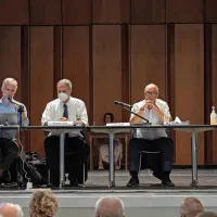 

Z leve: predstavnik podjetja Enerproject Paolo Pacorini, predsednik družbe Siot Alessio Lilli, dolinski župan Sandy Klun in 
občinski odbornik Davide Štokovac

