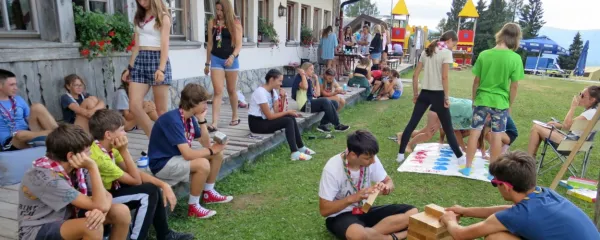 Zlet tabornikom na delavnicah ponuja množico novih znanj, a po 
covidni “izolaciji” so zanje družabne igre med najbolj pomembnimi.