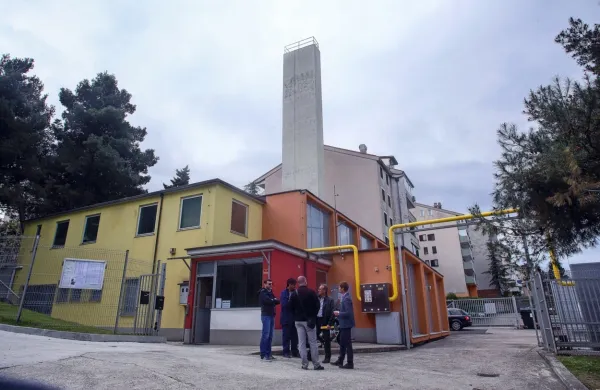 Kotlovnica na Markovcu skrbi za ogrevanje več kot 2000 ljudi, s 
čimer je ena največjih v Istri. 