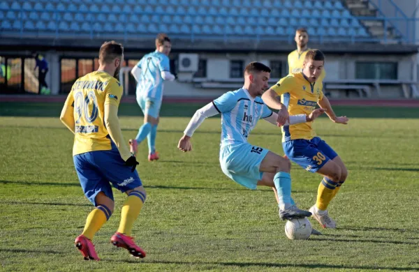 Novogoričani (v belo-modrih dresih) in Koprčani so se na prvoligaških zelenicah v športnem parku nazadnje srečali februarja 
2021. 