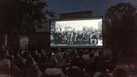 Organizatorji potujočega Kino Istra so med svoje slikovite lokacije letos dodali še vrt koprskega 
Pokrajinskega muzeja.