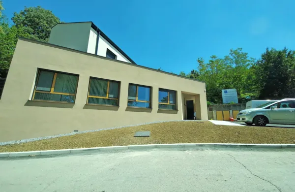 Ajdovska hiša dobre volje je pod streho, prve uporabnike naj bi 
sprejela v oktobru.
