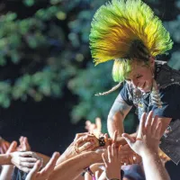 Festival je tudi odlična priložnost, da se človek nagleda čudovitih 
pankerskih irokez. 