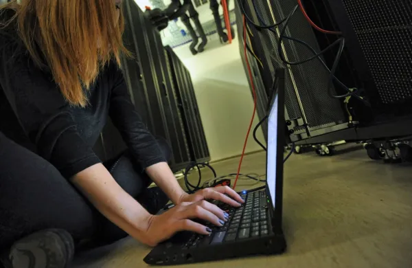 Na upravi za za&scaron;čito in re&scaron;evanje &scaron;e ugotavljajo &scaron;kodo po kibernetskem napadu