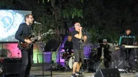 Toxine - kitarist Samo Turk, pevec Tomi Toth, klaviaturist in saksofonist Žiga Fabbro, bobnar Aleš Zorec in 
basist Erik Čebokli - so v tej sestavi prvič nastopili po šestih letih. Video je delo Vaska Vidmarja.  

 
