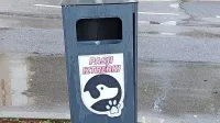 Občina Sežana je pred kratkim namestila dodatne koše za pasje 
iztrebke.