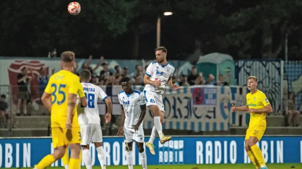 Novogoričani (v belih dresih) bodo v Celju lovili prvo točko z 
gostovanj. 