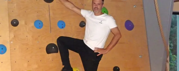 Mateju Bombaču je uspelo zgraditi lasten center za rehabilitacijo.