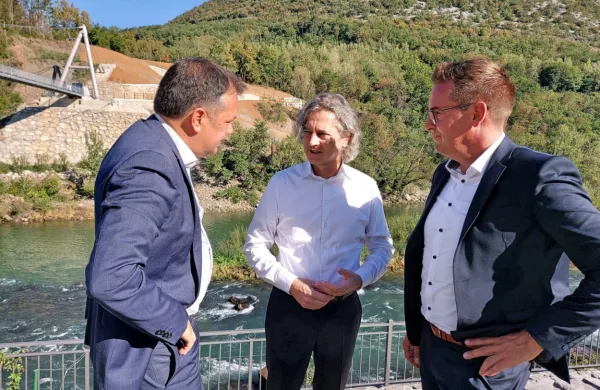 Podpredsednik in predsednik Svobode Matej Arčon in Robert 
Golob računata, da bo Samo Turel kot župan učinkovito izvedel 
projekte, ki jih bodo skupaj zastavili. 