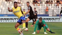 Kaheem Parris je julija v kvalifikacijah za uvrstitev v konferenčno 
ligo na Bonifiki takole preigral vratarja Vaduza,  a gola ni dosegel, 
Koper pa je ostal brez napredovanja. 