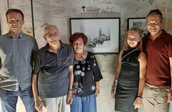Tri generacije družine Petek iz Kopra so predale zapuščino 
fotografa Jožeta Petka Muzeju novejše zgodovine Slovenije. 