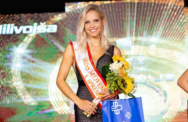 Hana Klaut iz Šempetra pri Gorici je postala prva spremljevalka miss 
Slovenije.