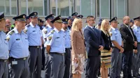 V ponedeljek so se v Tacnu slovesno zahvalili vsem policistom, ki 
so pomagali obvladovati julijske požare na Krasu.