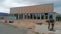  Dela so se nekoliko zavlekla,   v tem mesecu  telovadnice v Mirnu še 
ne bo moč uporabljati, odprli naj bi jo v začetku oktobra. 