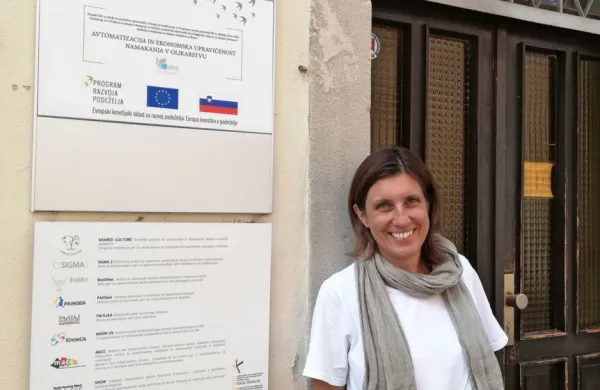 Inštitut za oljkarstvo ima  sedež  na Garibaldijevi 18 v Kopru,  nasproti 
ZRS, deluje  pa še na dveh lokacijah  v Zeleni ulici v obrtno-stanovanjski coni v Izoli. Njegova predstojnica je Maja Podgornik.  