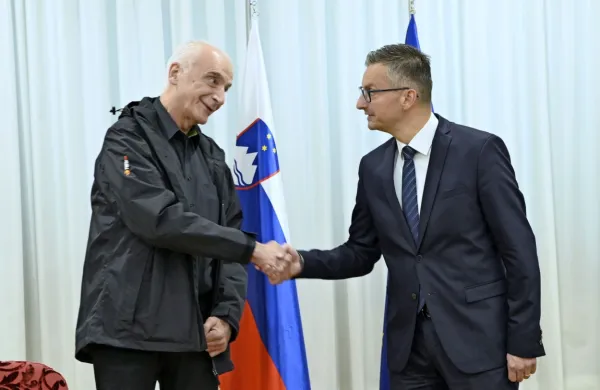 Ministrstvo za obrambo bo v sodelovanju z Boscarolovim podjetjem Timtec Defense izvedlo  projekt za oborožen kombiniran 
brezpilotni letalni sistem in projekt boj proti rojem brezpilotnih 
letalnih sistemov.