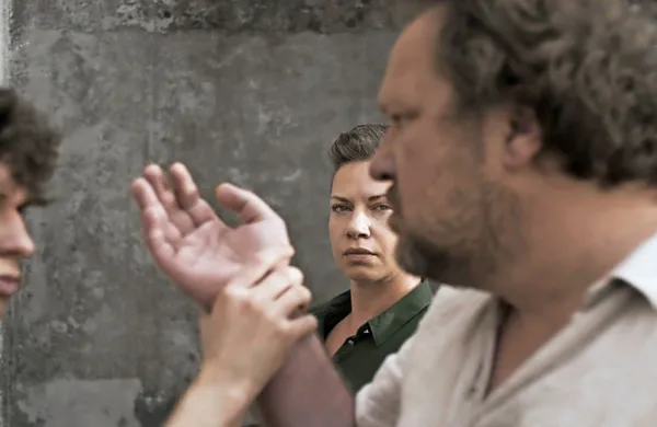   V filmu  A ti mene vidiš? igrajo tudi (z leve) Miha Košec, Irena Kovačević in Primož Pirnat. 