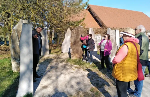 Starejšim več kot samo učenje  pomenita druženje in socialni 
stik.