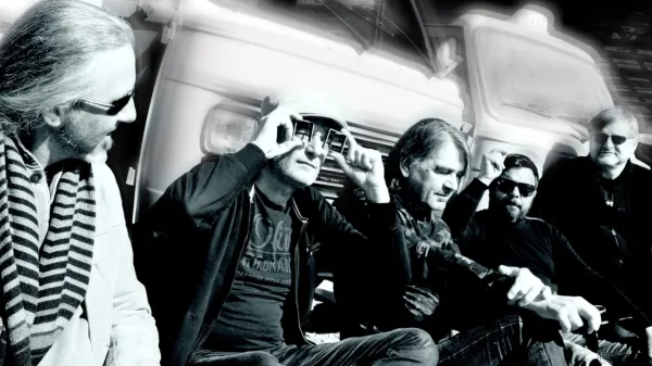 Avtomobili  bodo svoj novi album Sijaj predstavili 10. novembra v 
ljubljanskem Siti teatru. 