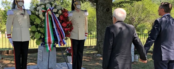 Z roko v roki pred spomenikom bazoviškim žrtvam sta predsednika Sergio Mattarella in Borut Pahor pred dvema letoma 
poslala obema narodoma in v svet pomembno spravno sporočilo.