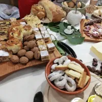 Obiskovalci so lahko poskusili odlično, domačo kulinariko s 
Pivških presihajočih jezer. 