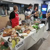Njoki in štruklji v družbi s kubanskim kongrisom in ukrajinskim borščem