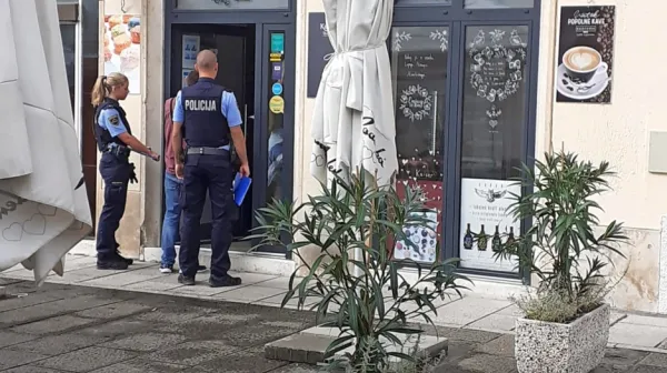 Policisti so danes opravili ogled kraja. Foto: Jasmina Lehpamer