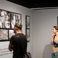 Razstava Fotografija kot življenjska izbira prinaša na ogled tudi številne portrete znanih italijanskih in svetovnih osebnosti. 