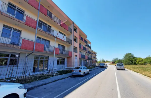 Prenova doma upokojencev gre h koncu, odprli ga bodo decembra. V tem tednu bodo začeli iskati kader, napoveduje Jernej 
Merc iz GIC Gradnje, ki so lastniško povezane s koncesionarjem.  