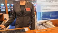 Obiskovalce  Perle je pri vhodu v igralnico v soboto zvečer pričakal 
tak prizor in prijazno pojasnilo, da je igralnica zaradi stavke 
zaprta.