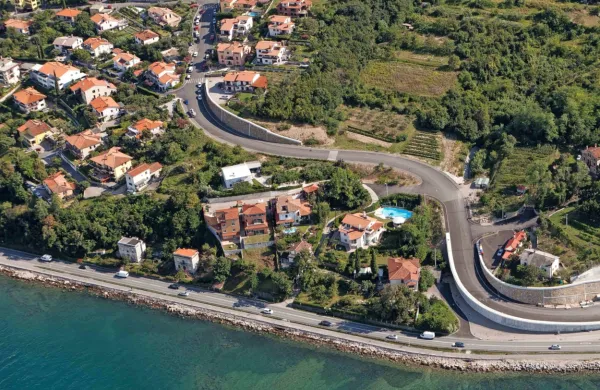 V Žusterni se komunalne odplake približno 20 hiš na območju 
Moleta še vedno stekajo v greznice, a kmalu ne bo več tako.