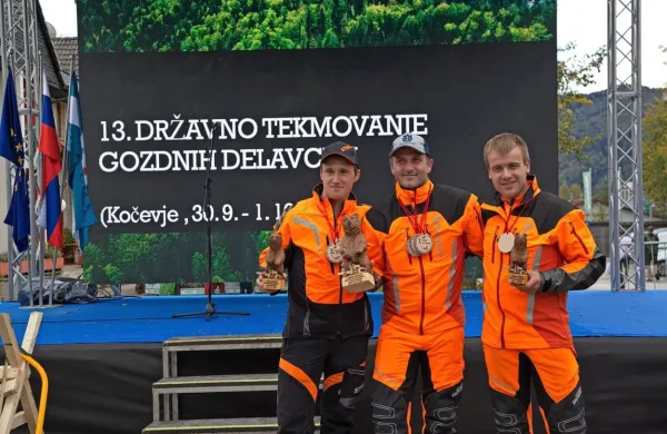 Najboljši trije posamezniki po skupni razvrstitvi: na sredini 
državni prvak Janez Meden, levo Blaž Jurjavčič, desno Žiga 
Švigelj