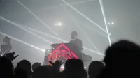 Carpenter Brut je v Kinu Šiška predstavil koncizno zastavljen 
repertoar, brez improvizacij in brez bonus dodatka. 